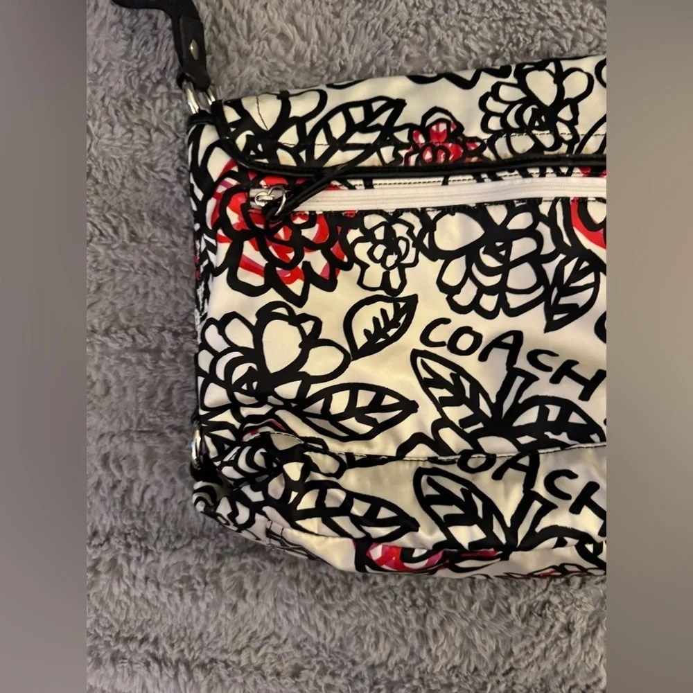 COACH Y2K Kyra Poppy Daisy Graffiti Floral Print Crossbody Bag